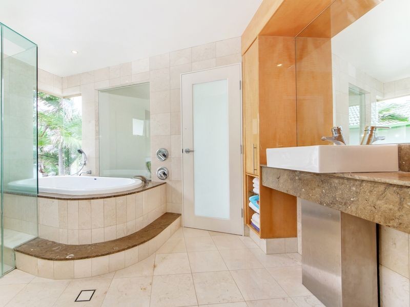 21 Montego Court, Mermaid Waters QLD 4218