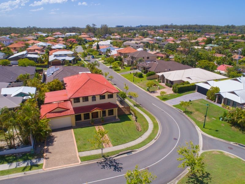 124 Crestwood Drive, Molendinar QLD 4214