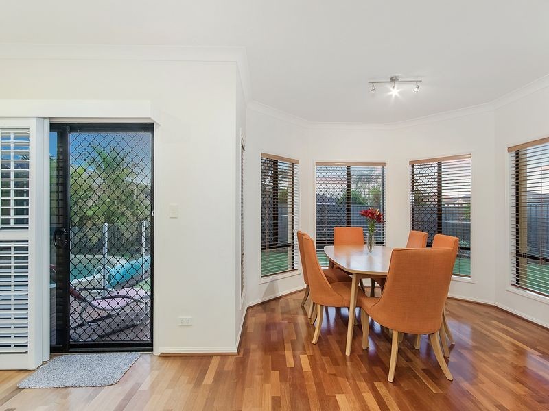 124 Crestwood Drive, Molendinar QLD 4214