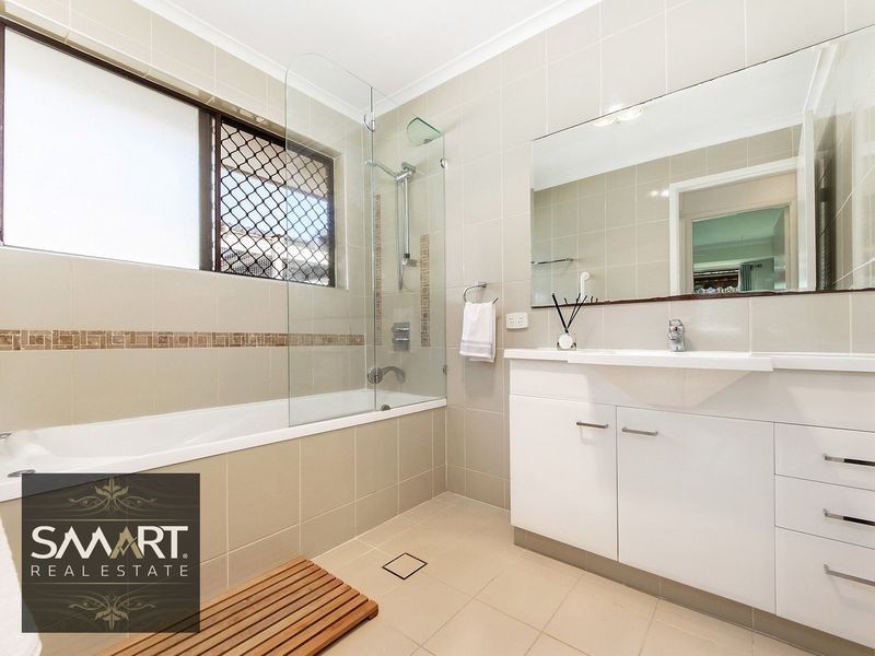 1/43 Morinda Way, Labrador QLD 4215