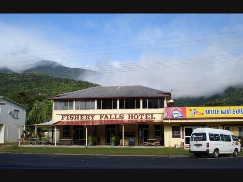 69475  Bruce Highway, Fishery Falls QLD 4871