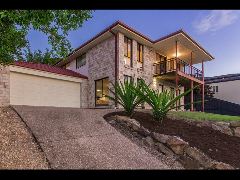 18 Tara Vista Boulevarde, Highland Park QLD 4211