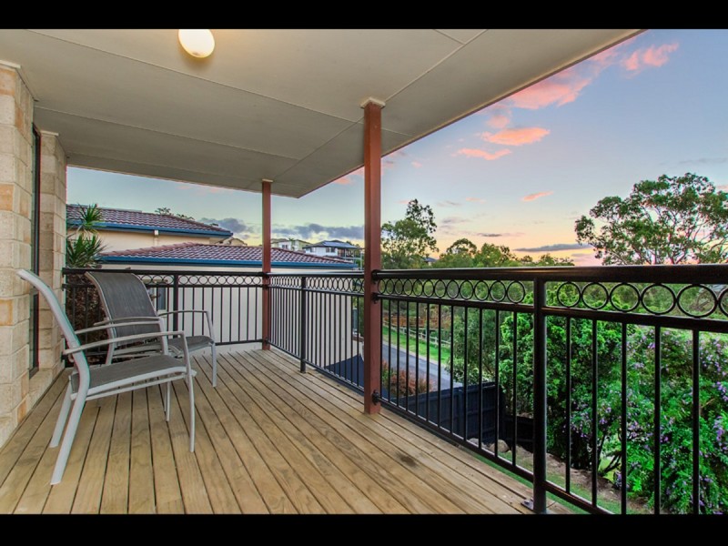 18 Tara Vista Boulevarde, Highland Park QLD 4211