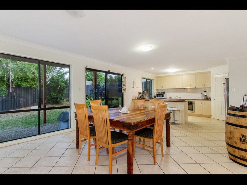18 Tara Vista Boulevarde, Highland Park QLD 4211