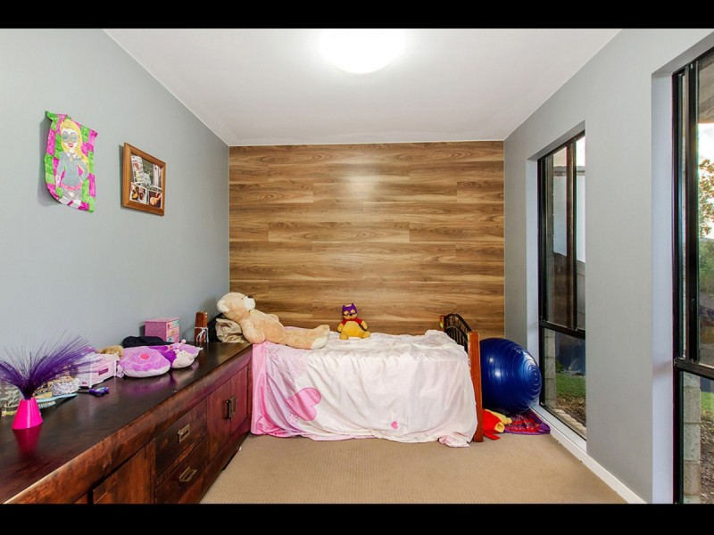 18 Tara Vista Boulevarde, Highland Park QLD 4211