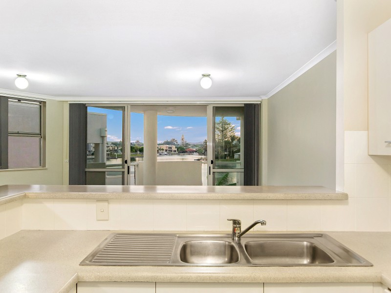 16/52 BACK STREET, Biggera Waters QLD 4216