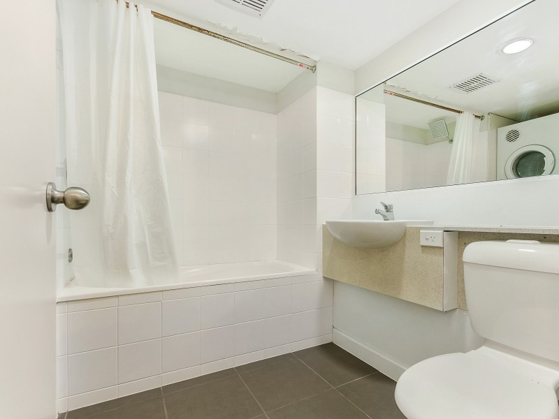 16/52 BACK STREET, Biggera Waters QLD 4216