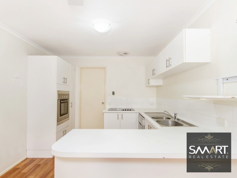 1/9 Melanie place, Labrador QLD 4215