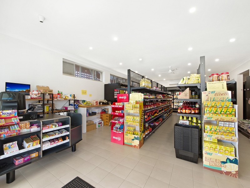 90 Markeri Street, Mermaid Waters QLD 4218