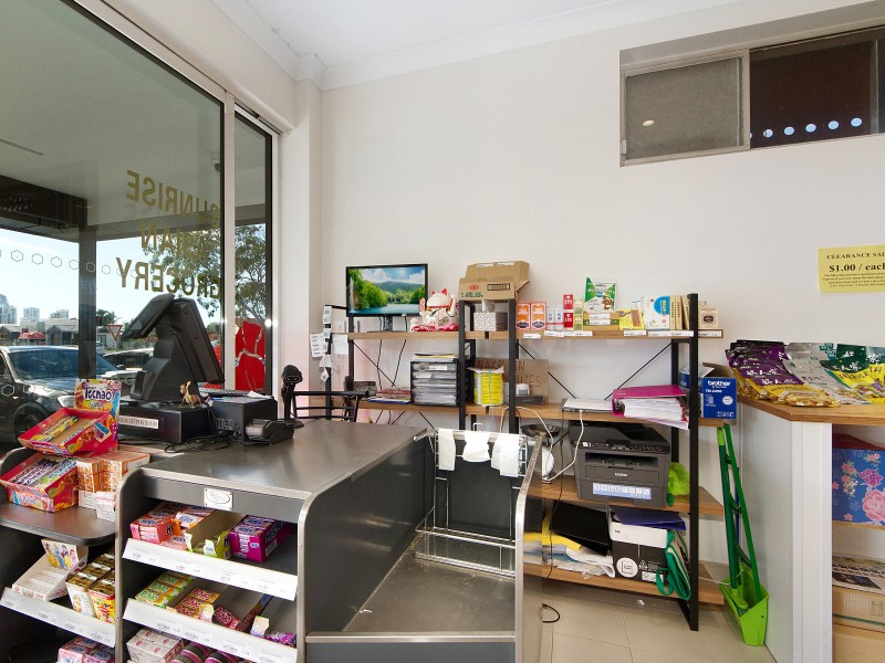 90 Markeri Street, Mermaid Waters QLD 4218