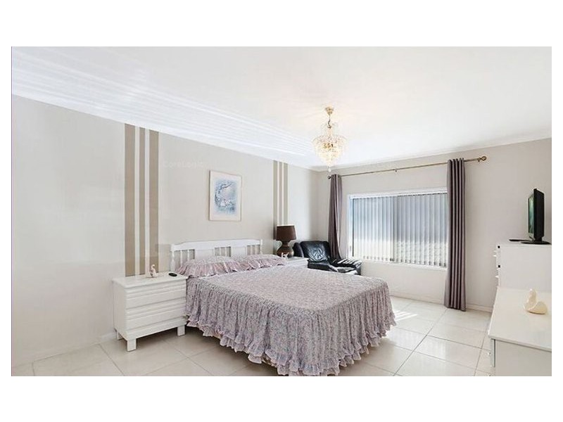 63 Mingaletta Drive, Ashmore QLD 4214