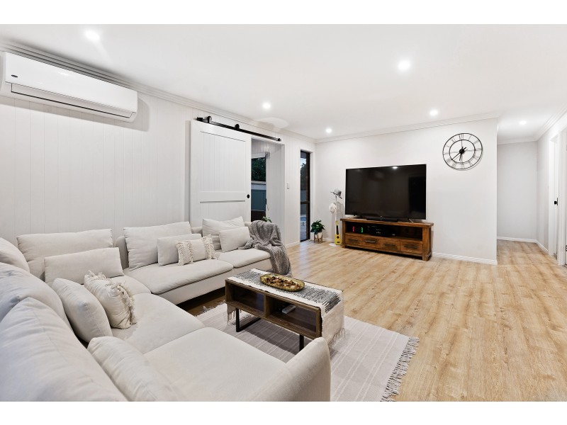 4 FREDA STREET, Ashmore QLD 4214