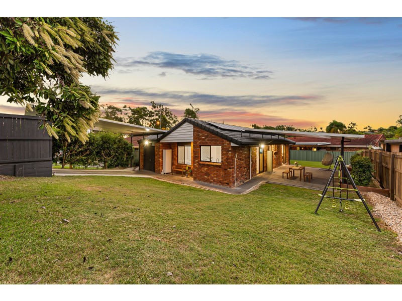 4 FREDA STREET, Ashmore QLD 4214