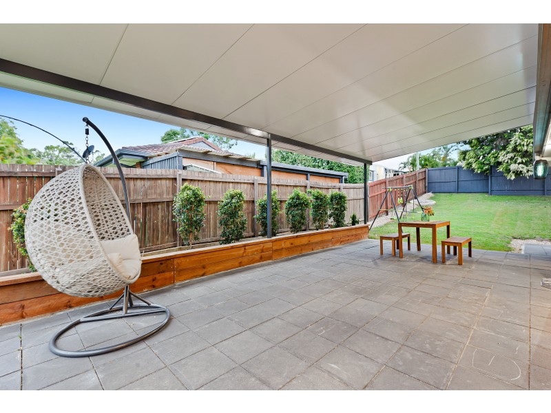 4 FREDA STREET, Ashmore QLD 4214