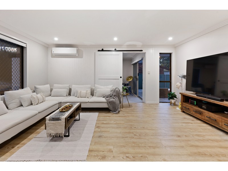 4 FREDA STREET, Ashmore QLD 4214