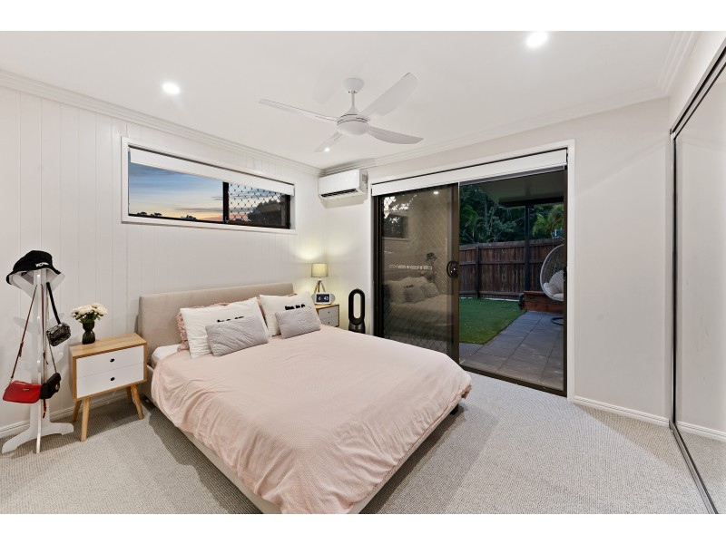 4 FREDA STREET, Ashmore QLD 4214