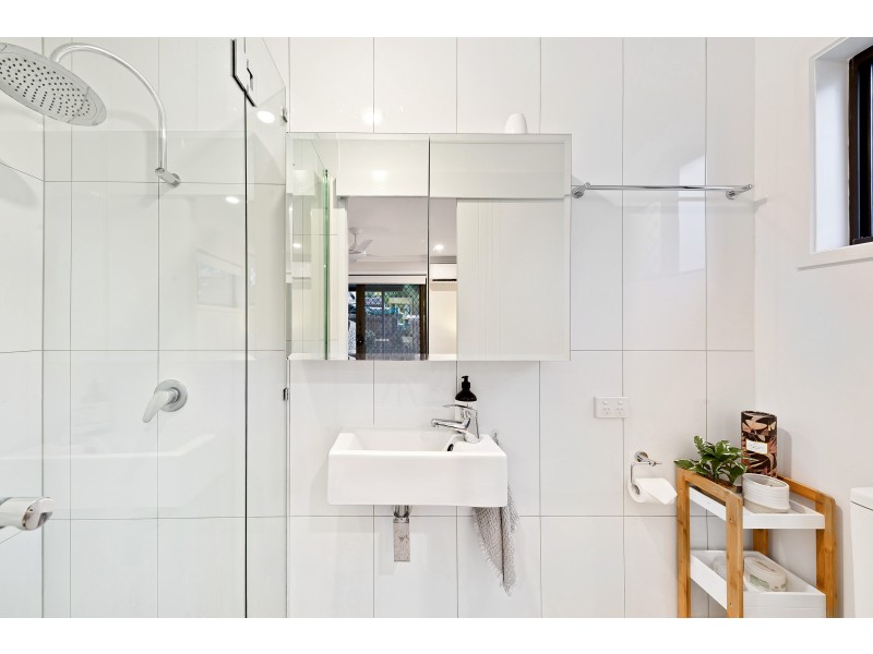 4 FREDA STREET, Ashmore QLD 4214