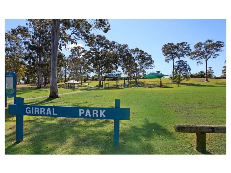 4 FREDA STREET, Ashmore QLD 4214