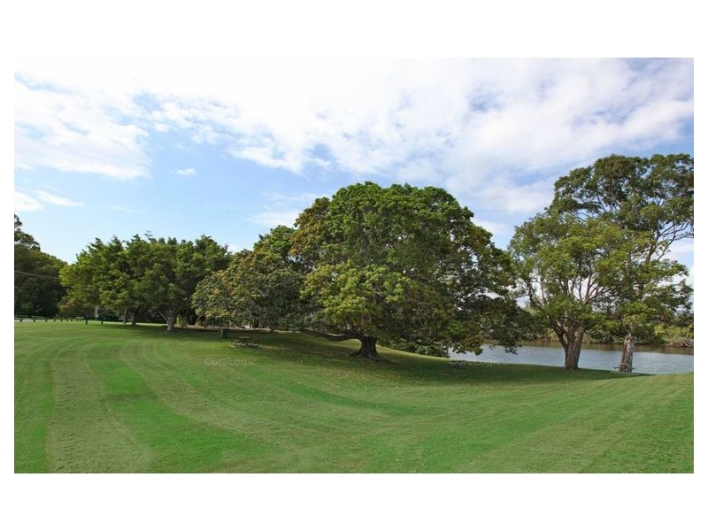 4 FREDA STREET, Ashmore QLD 4214