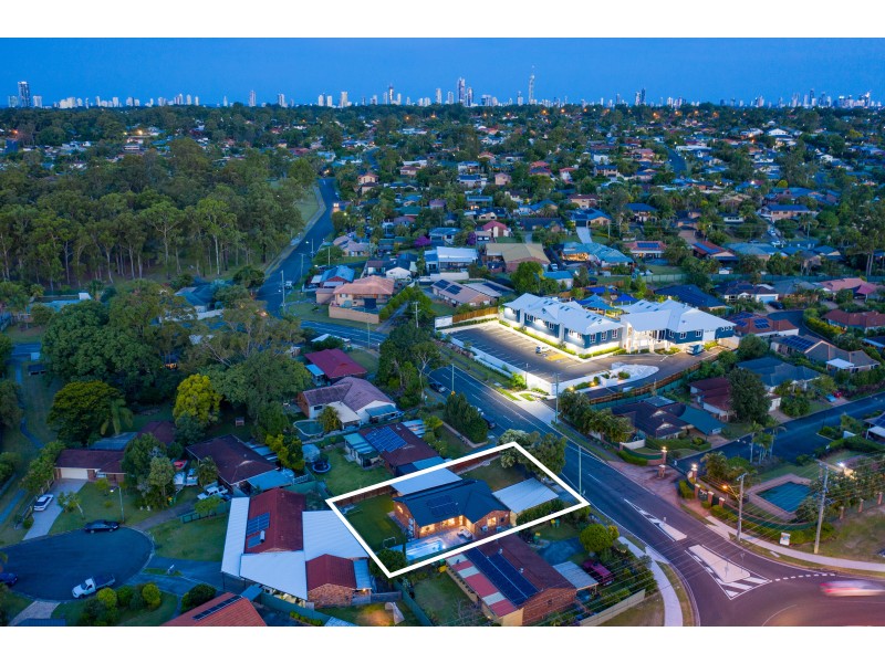 4 FREDA STREET, Ashmore QLD 4214