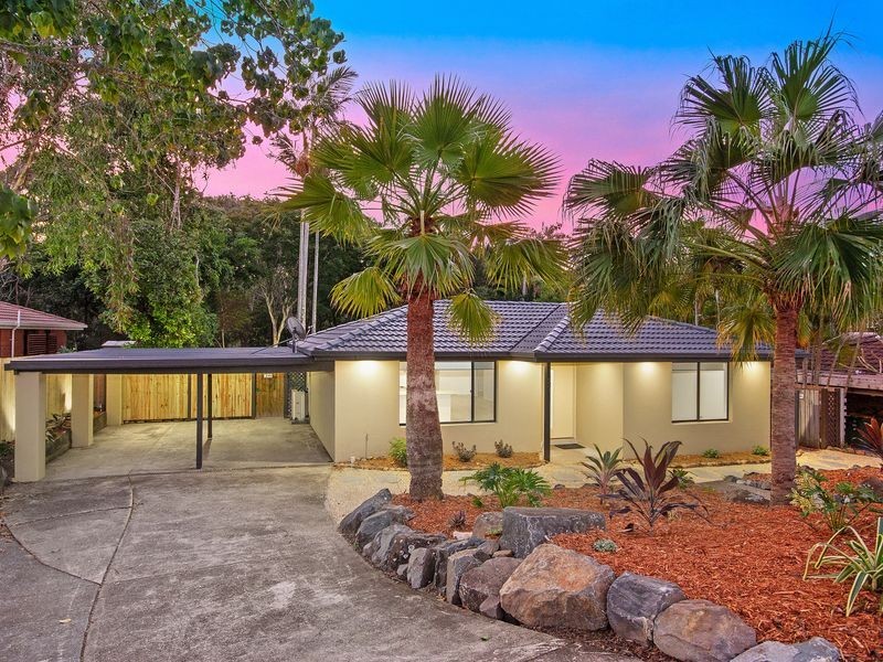27 Dunsby Drive, Carrara QLD 4211