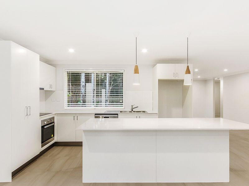 27 Dunsby Drive, Carrara QLD 4211