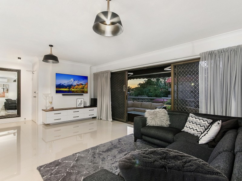 5/4-6 Kalyan Street, Chevron Island QLD 4217