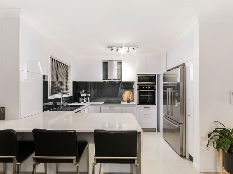 5/4-6 Kalyan Street, Chevron Island QLD 4217