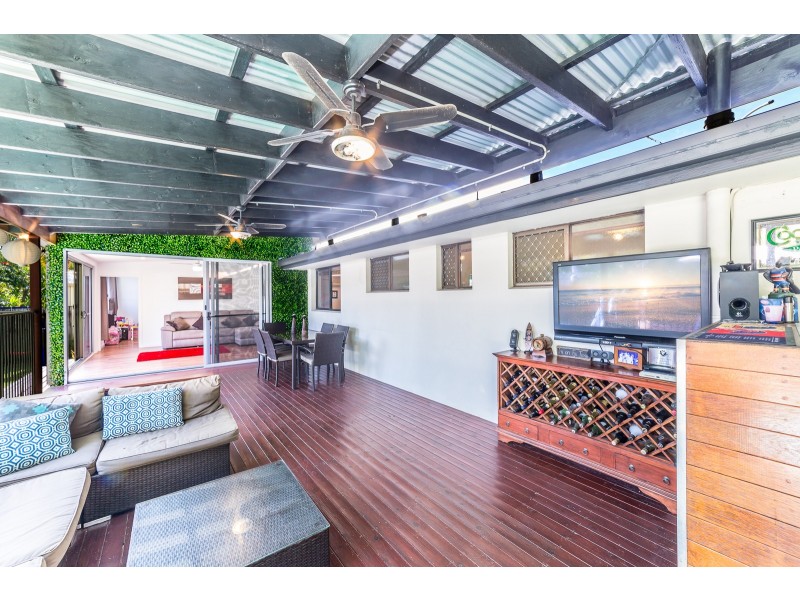 54 Lambros Drive, Benowa QLD 4217