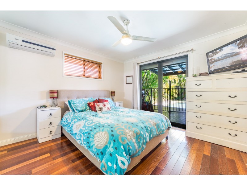 54 Lambros Drive, Benowa QLD 4217