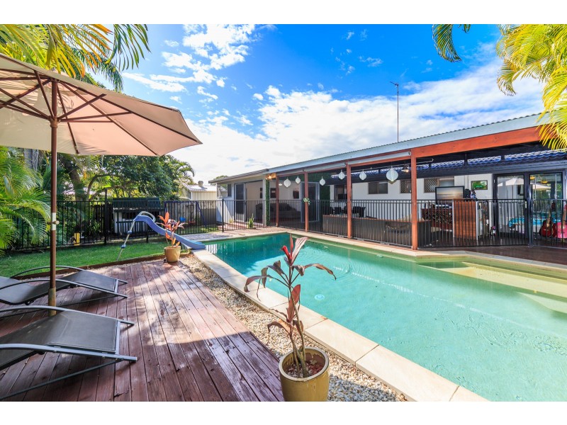 54 Lambros Drive, Benowa QLD 4217