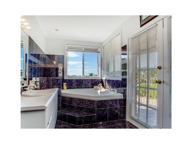 24 Conadilly Court, Carrara QLD 4211