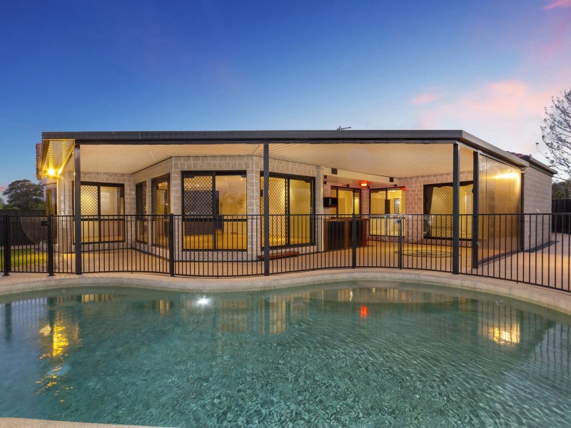 7 Greenlands Drive, Varsity Lakes QLD 4227