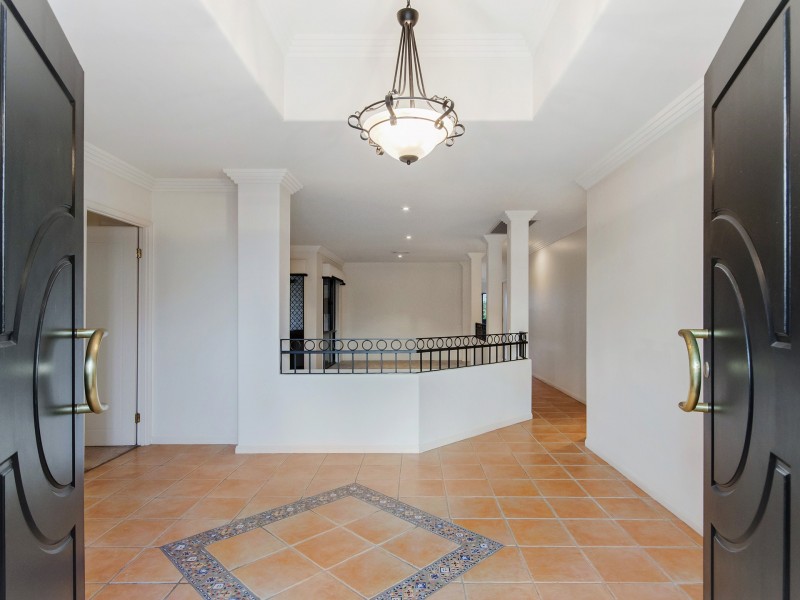 7 Greenlands Drive, Varsity Lakes QLD 4227