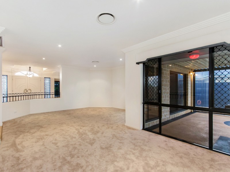 7 Greenlands Drive, Varsity Lakes QLD 4227