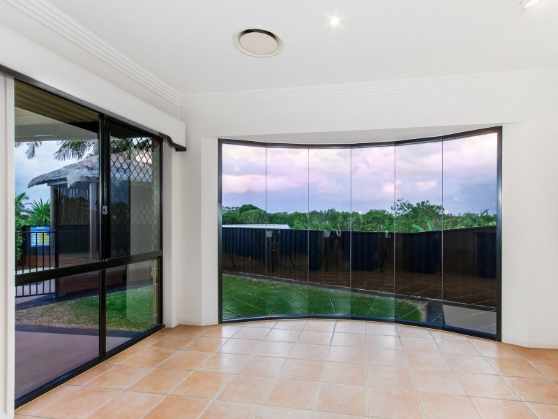 7 Greenlands Drive, Varsity Lakes QLD 4227