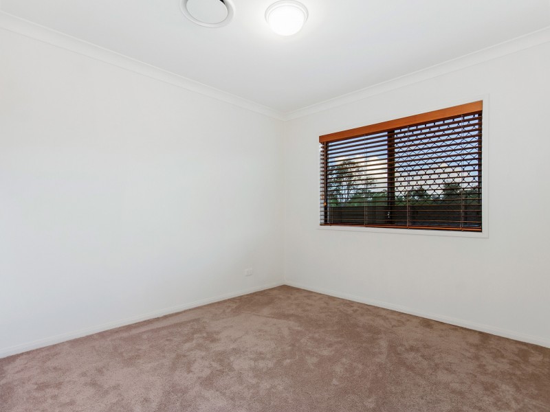 7 Greenlands Drive, Varsity Lakes QLD 4227