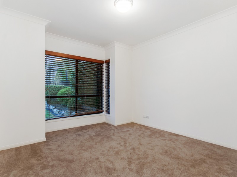 7 Greenlands Drive, Varsity Lakes QLD 4227