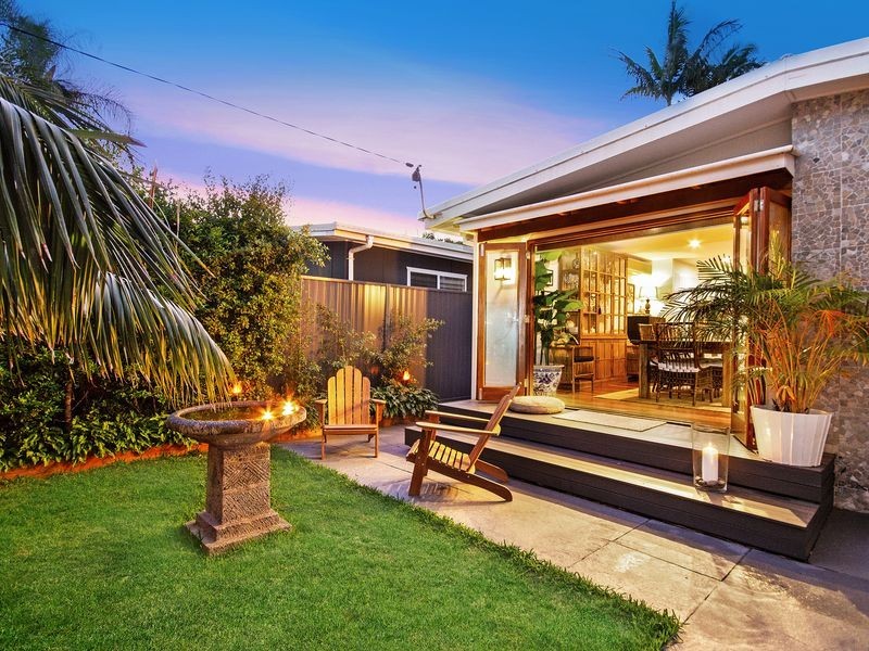 59 Manus Avenue, Palm Beach QLD 4221
