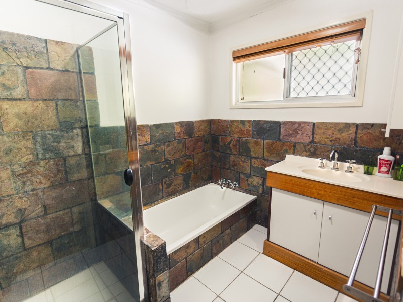 25 Darling Crescent, Molendinar QLD 4214