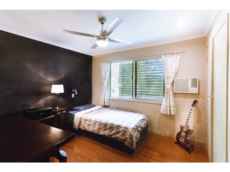 25 Darling Crescent, Molendinar QLD 4214