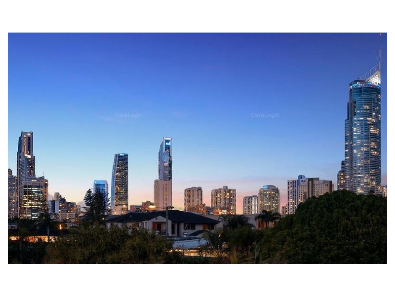 8 Valencia Avenue, Isle Of Capri QLD 4217