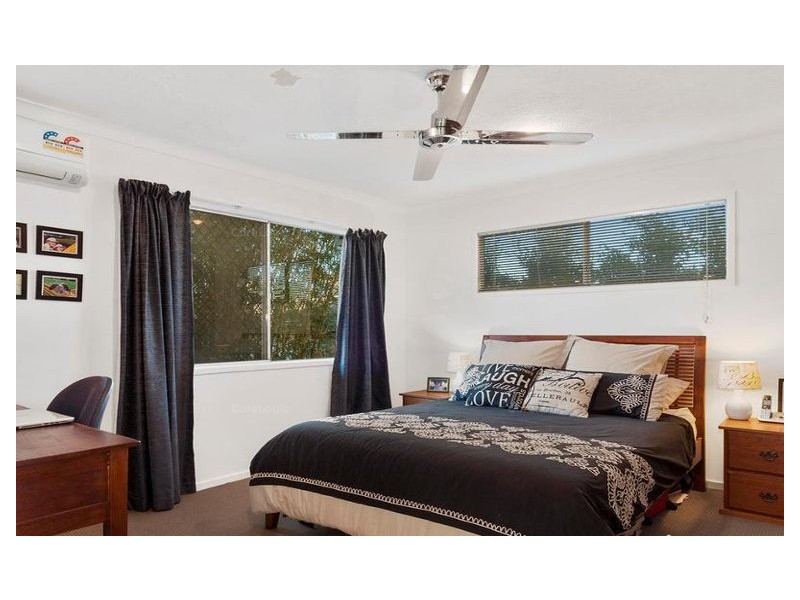 8 Valencia Avenue, Isle Of Capri QLD 4217