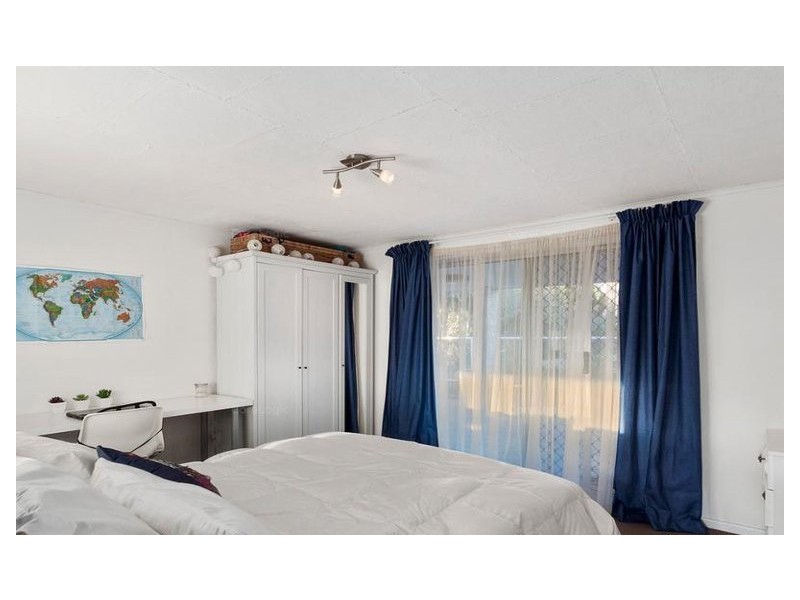 8 Valencia Avenue, Isle Of Capri QLD 4217