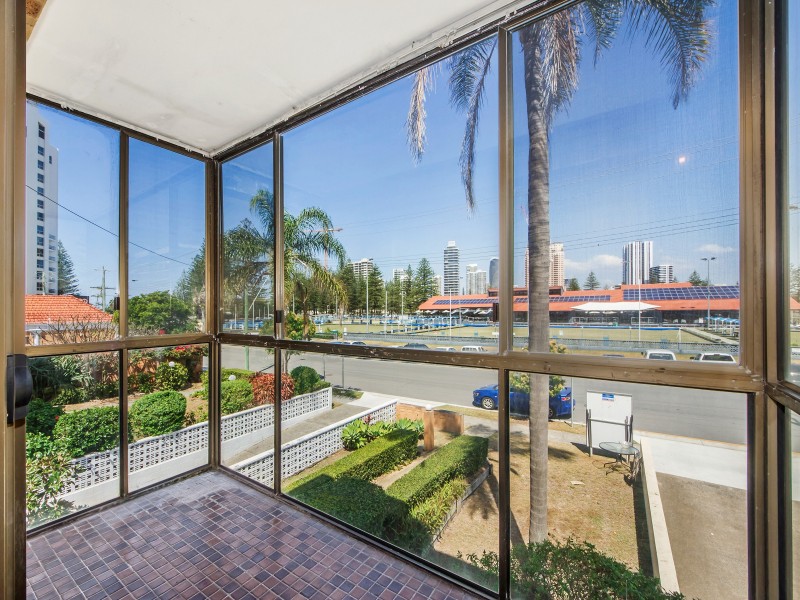 3/11 Armrick Avenue, Broadbeach QLD 4218