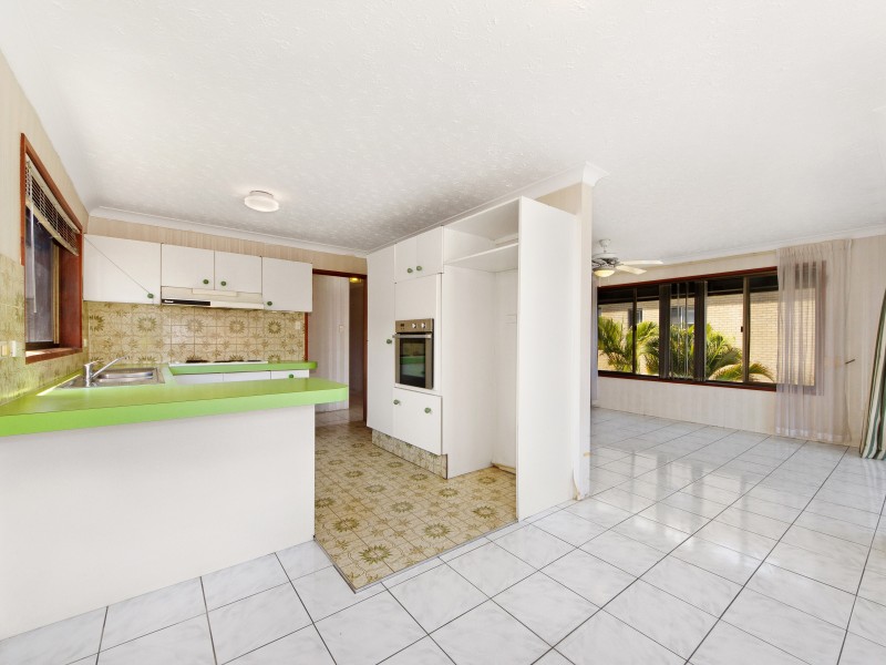 3/11 Armrick Avenue, Broadbeach QLD 4218