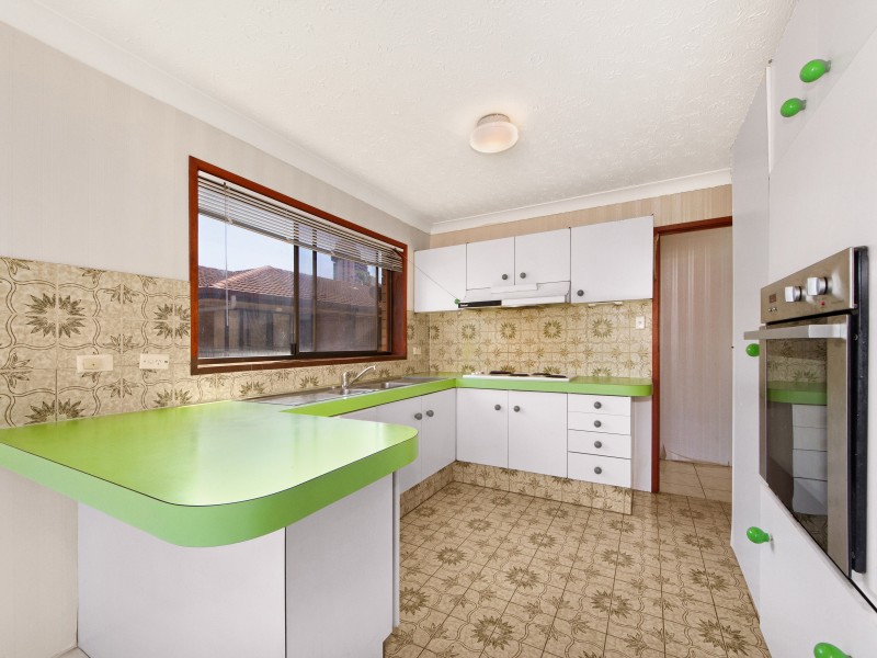 3/11 Armrick Avenue, Broadbeach QLD 4218