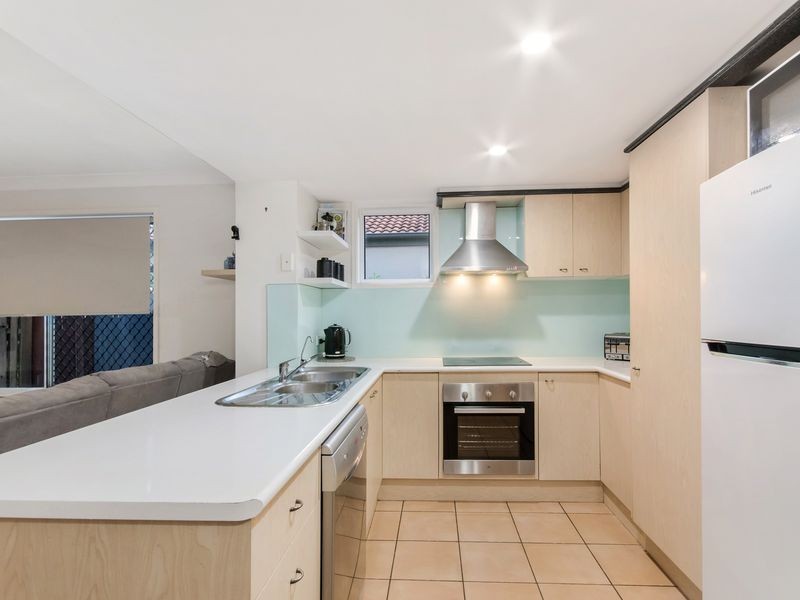 4 Oxbridge Chase, Arundel QLD 4214