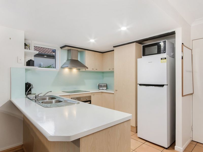 4 Oxbridge Chase, Arundel QLD 4214