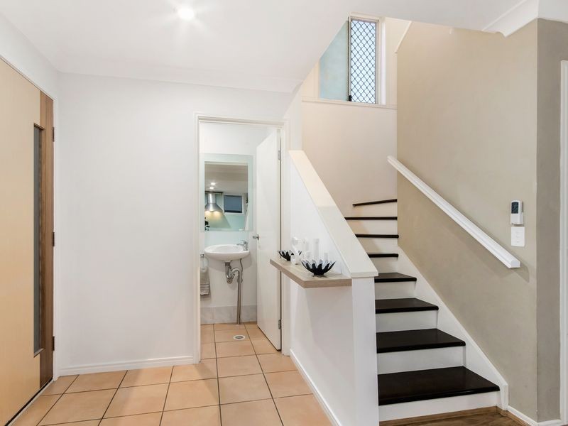 4 Oxbridge Chase, Arundel QLD 4214